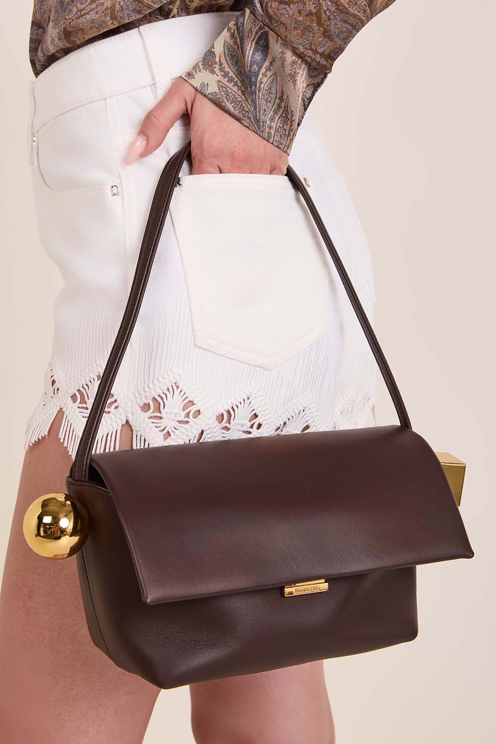 תמונת כל הלוק של תיק כתף לה רונד קארה